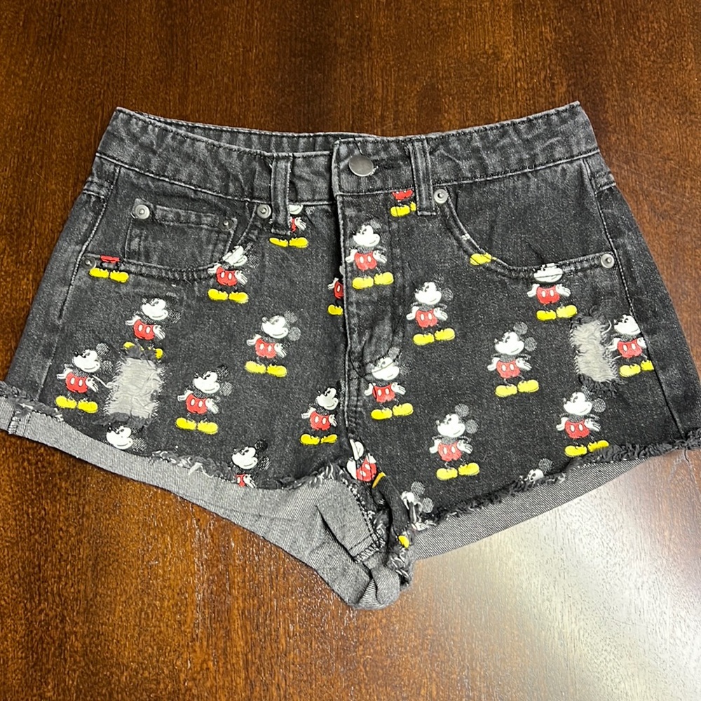 Extremely Cute Mickey Shorts Size 25 / Small